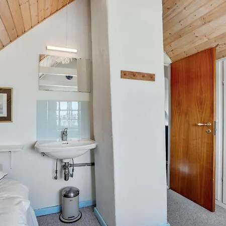 Vakantiehuis 2 Bedroom Lovely In Fano